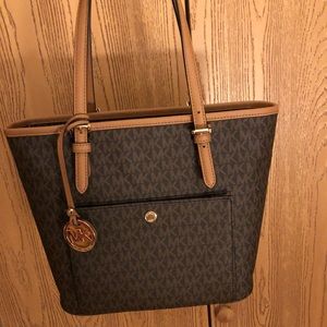 Michael Kors Jet Set Tote